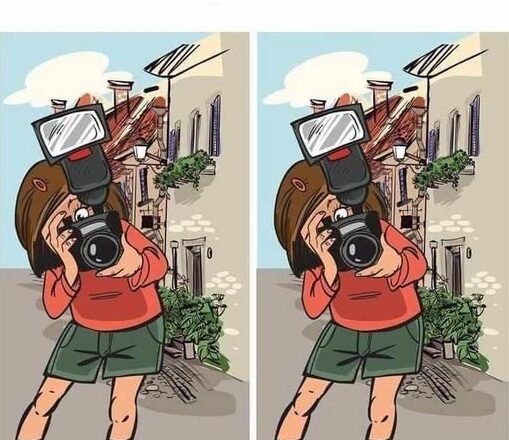 A Photographer’s Alley: Can You Spot the One Difference?