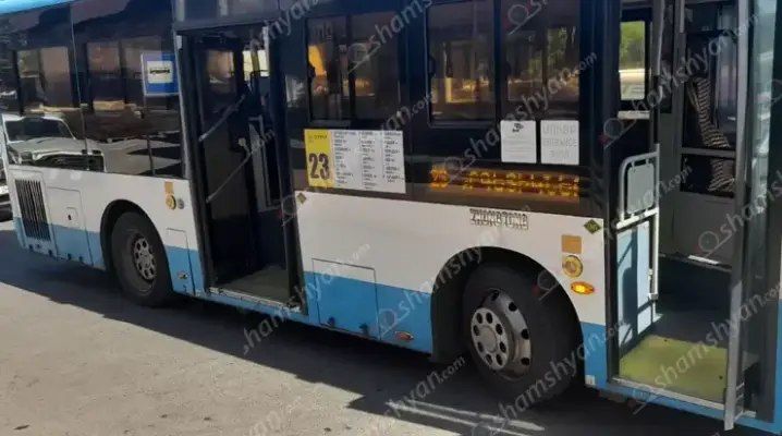 The driver of the bus serving route No. 23 was brutally beaten; he has been hospitalized.