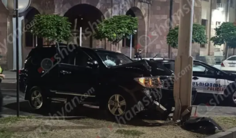 A major car accident occurred in Yerevan overnight; there are injuries.
